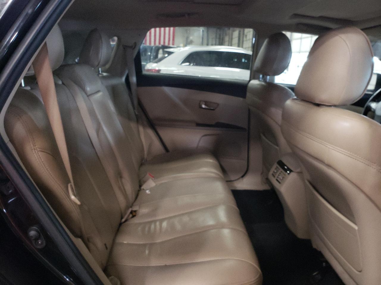 2010 Toyota Venza - Image 11