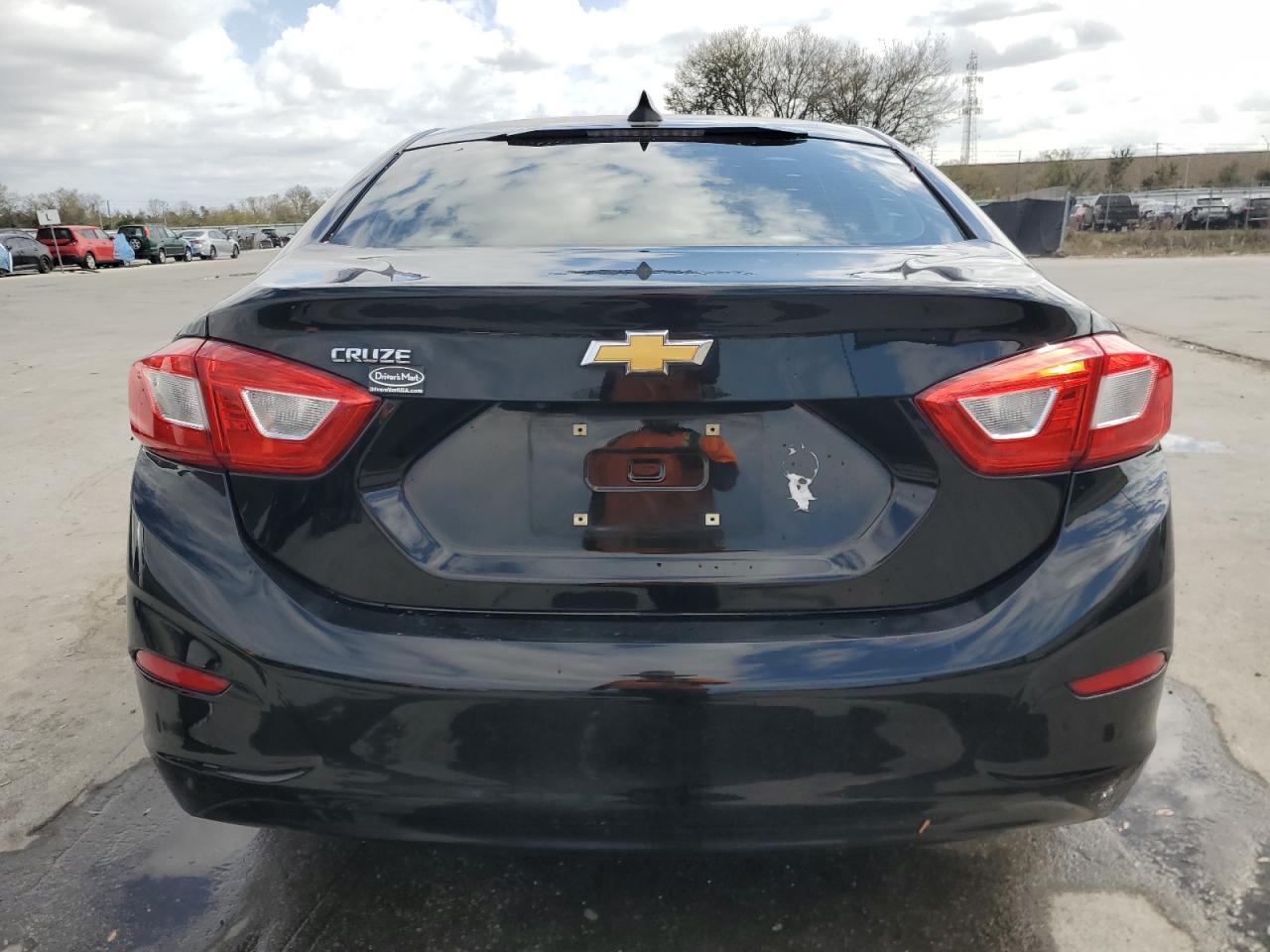 2017 Chevrolet Cruze - Image 6