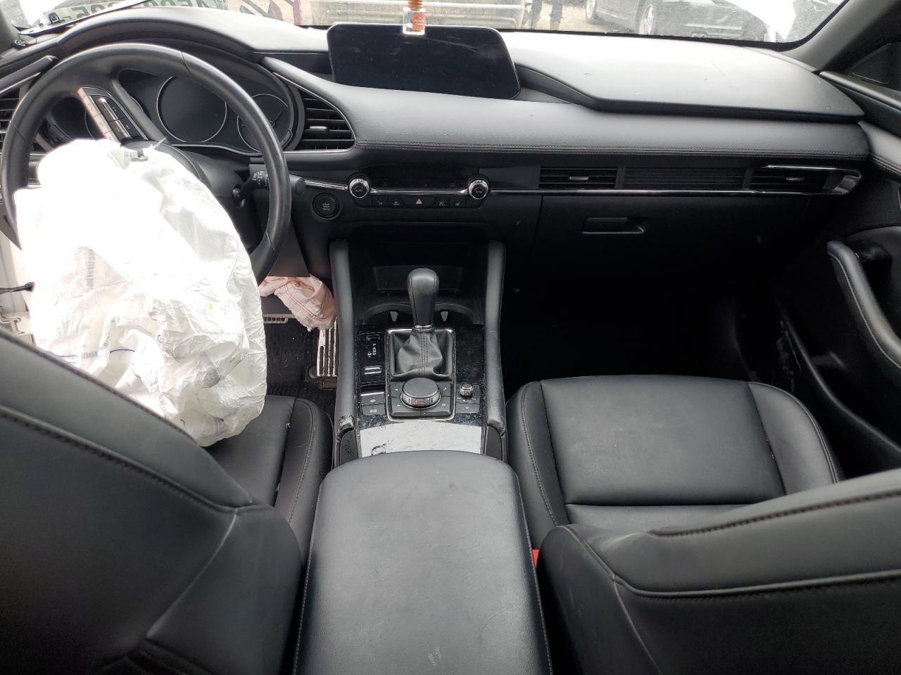 2022 Mazda 3 - Image 8
