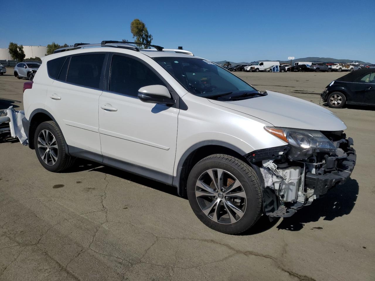 2015 Toyota RAV 4 - Image 4