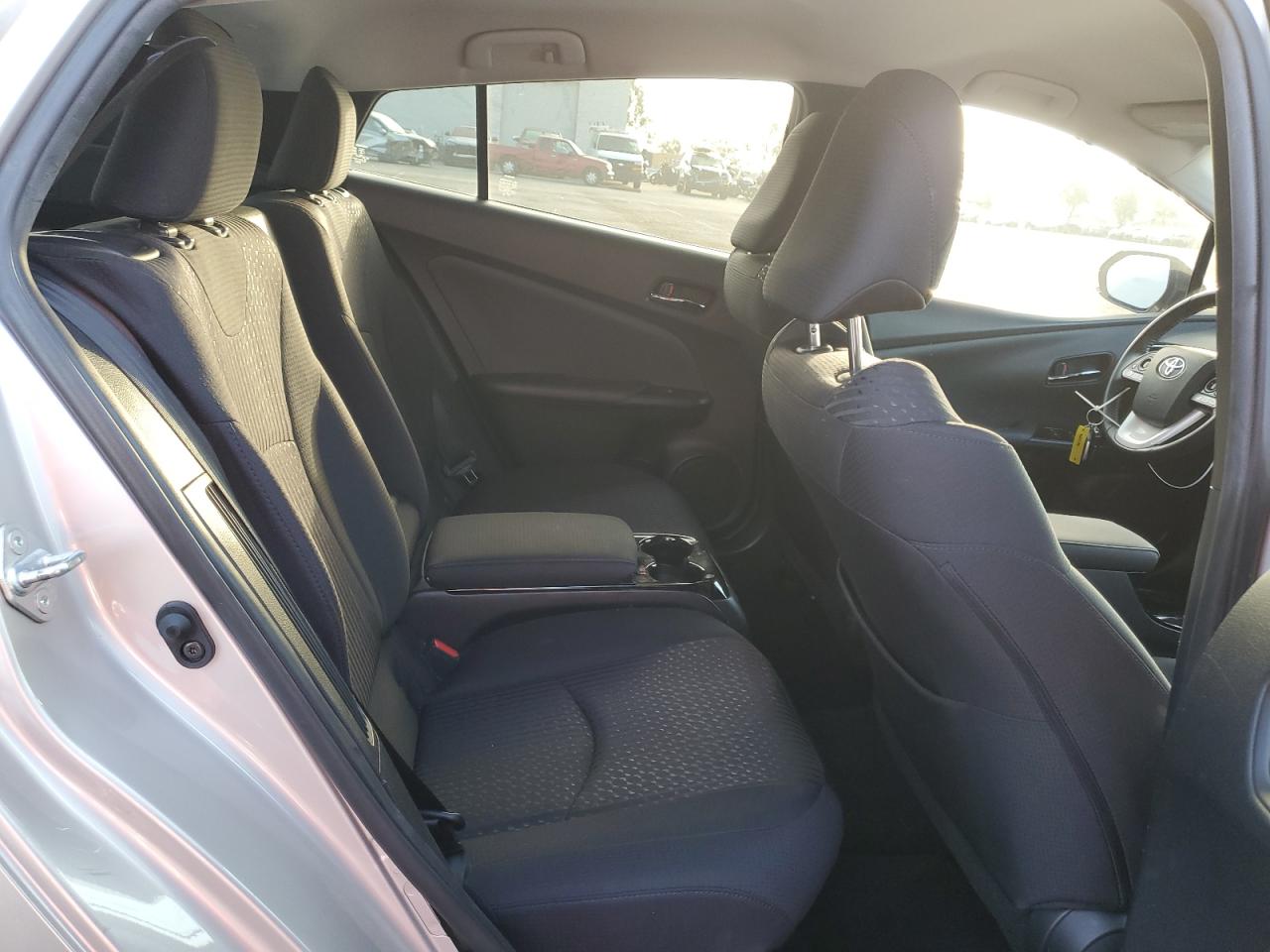 2018 Toyota Prius - Image 10