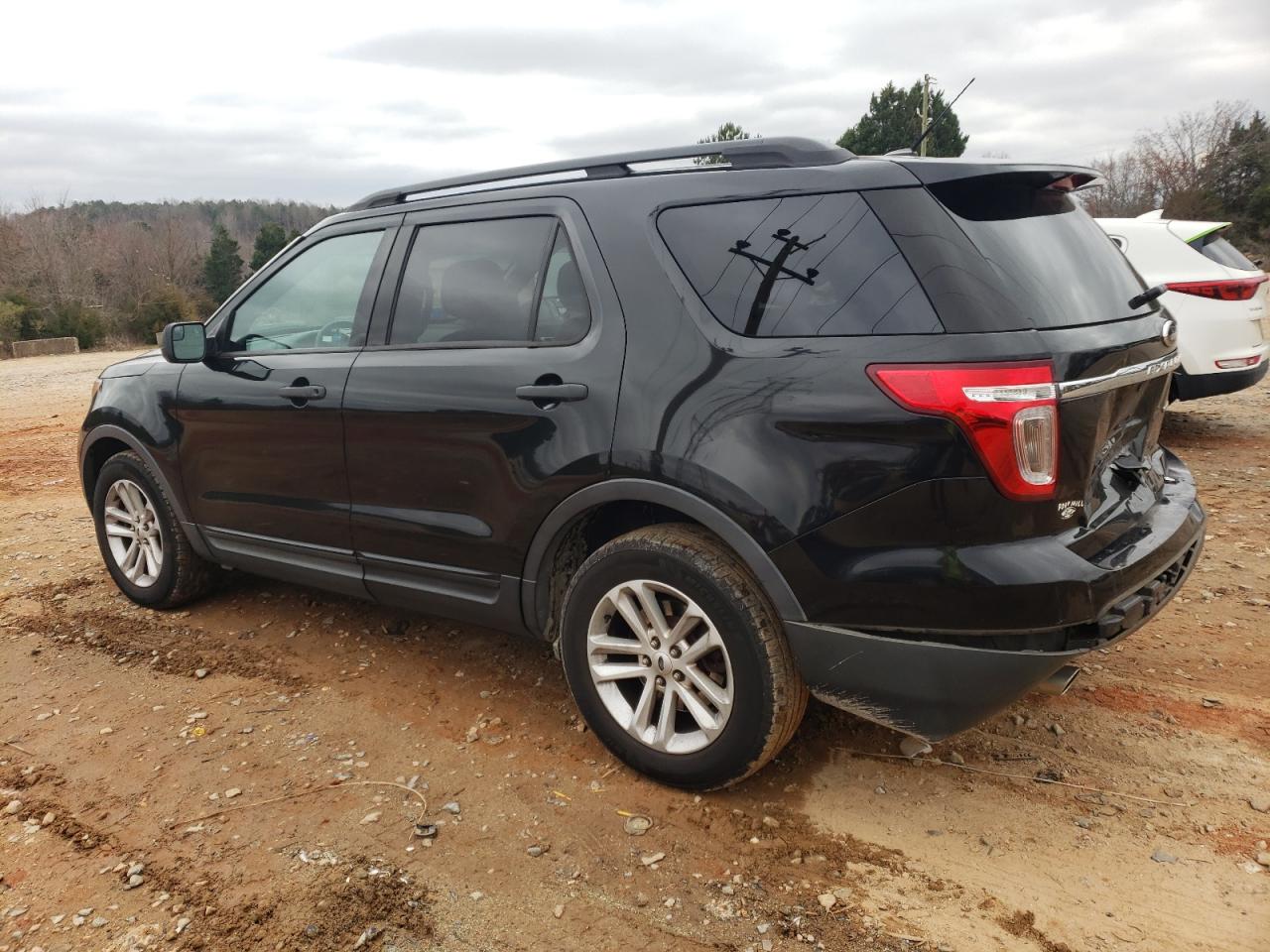 2015 Ford Explorer - Image 2
