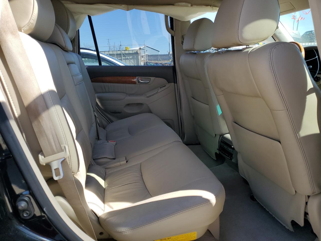 2004 Lexus GX - Image 10