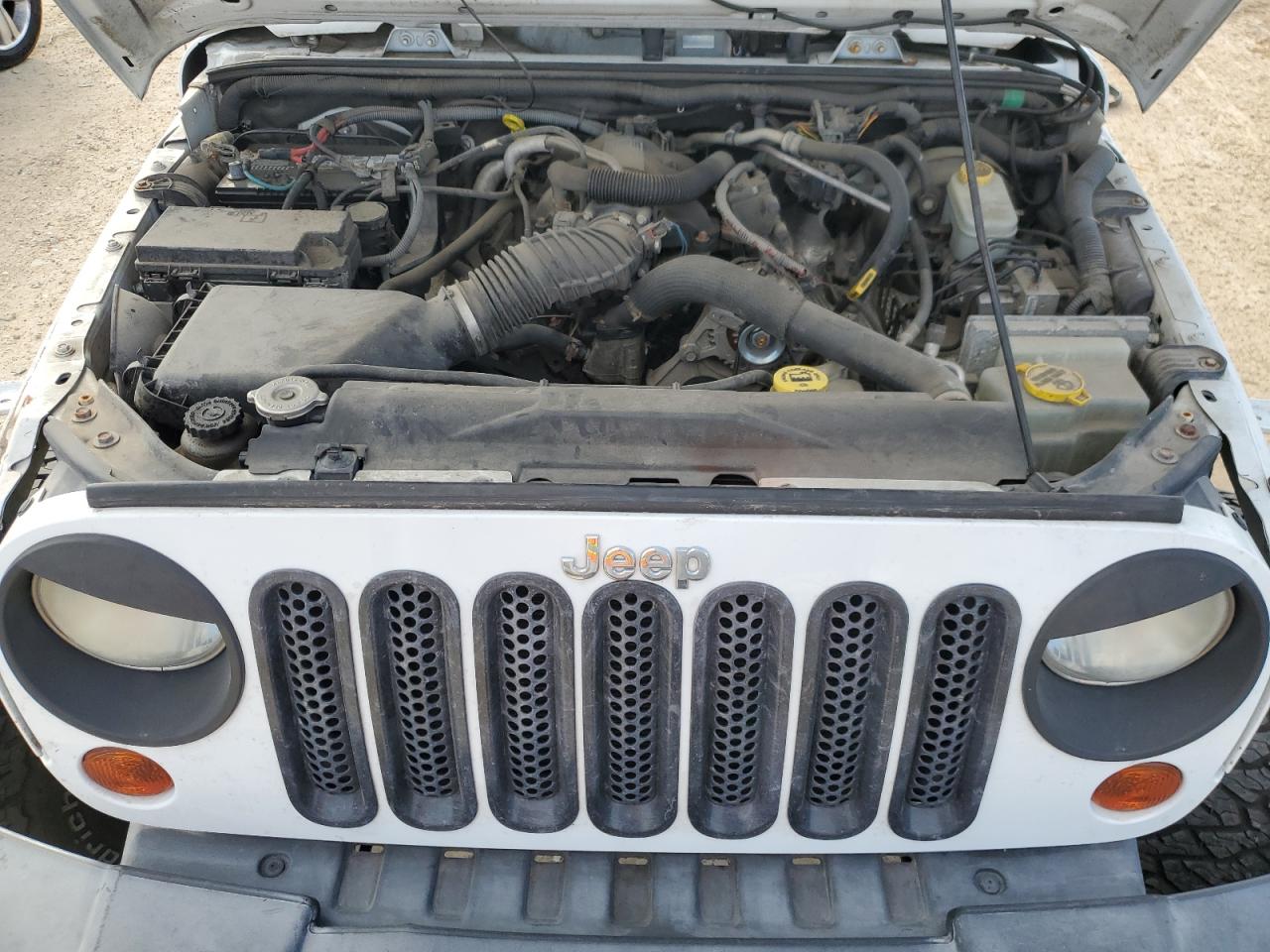 2011 Jeep Wrangler - Image 11