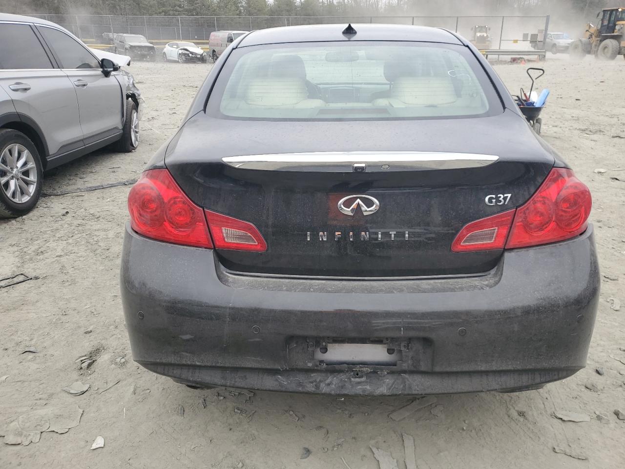 2011 Infiniti G - Image 6