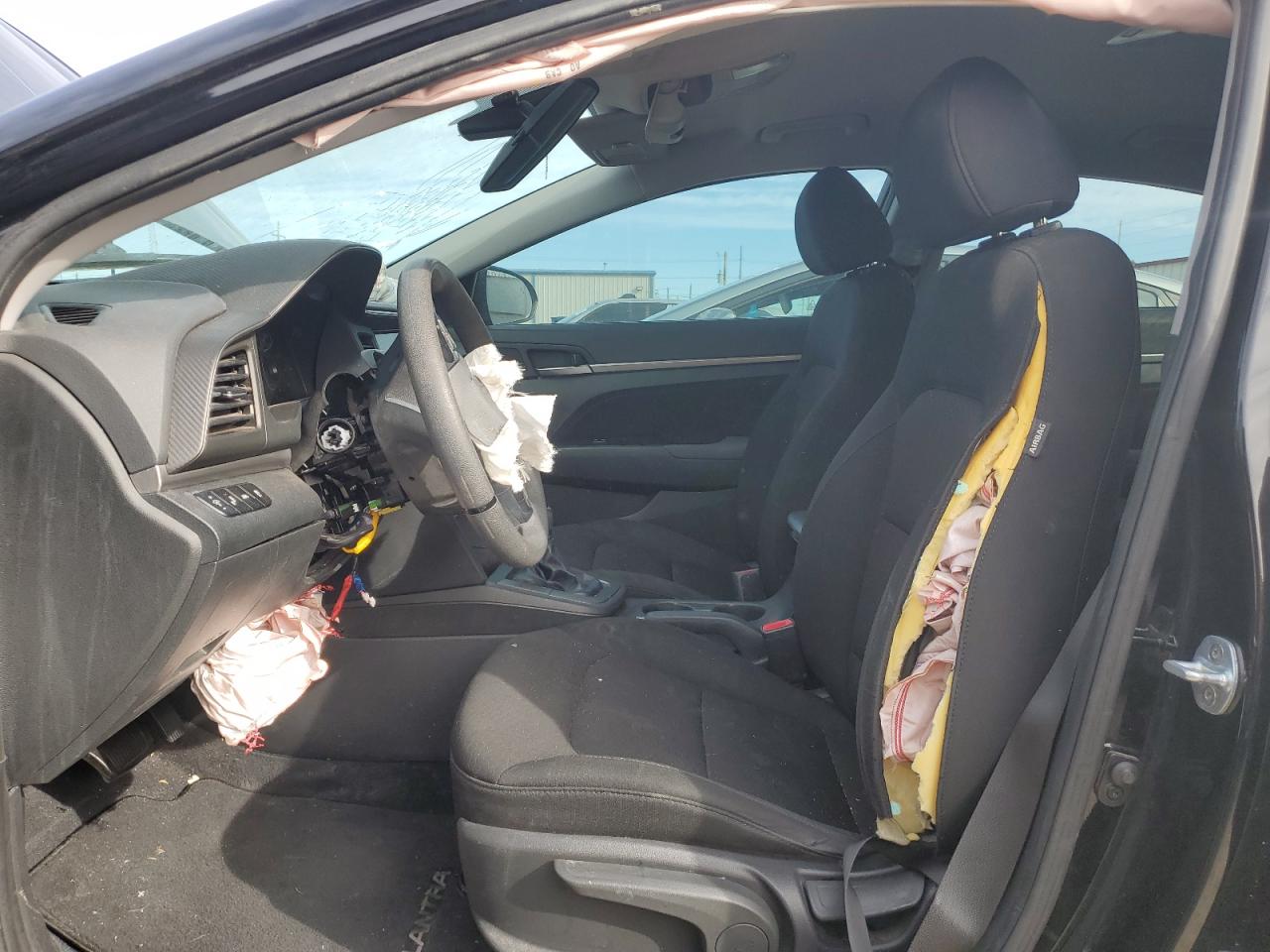 2019 Hyundai Elantra - Image 7
