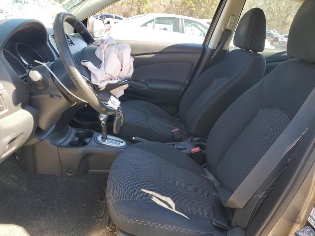 Sedans NISSAN VERSA 2014 Srebrny