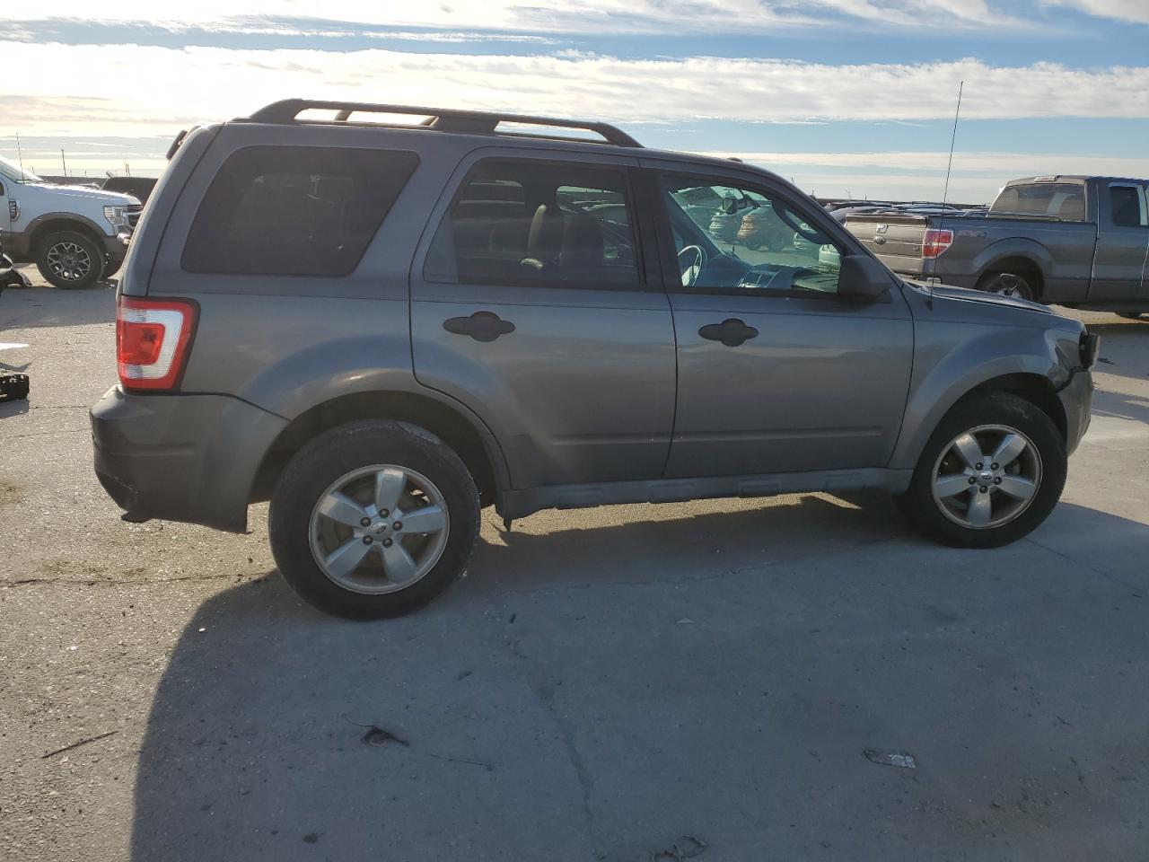 2011 Ford Escape - Image 3