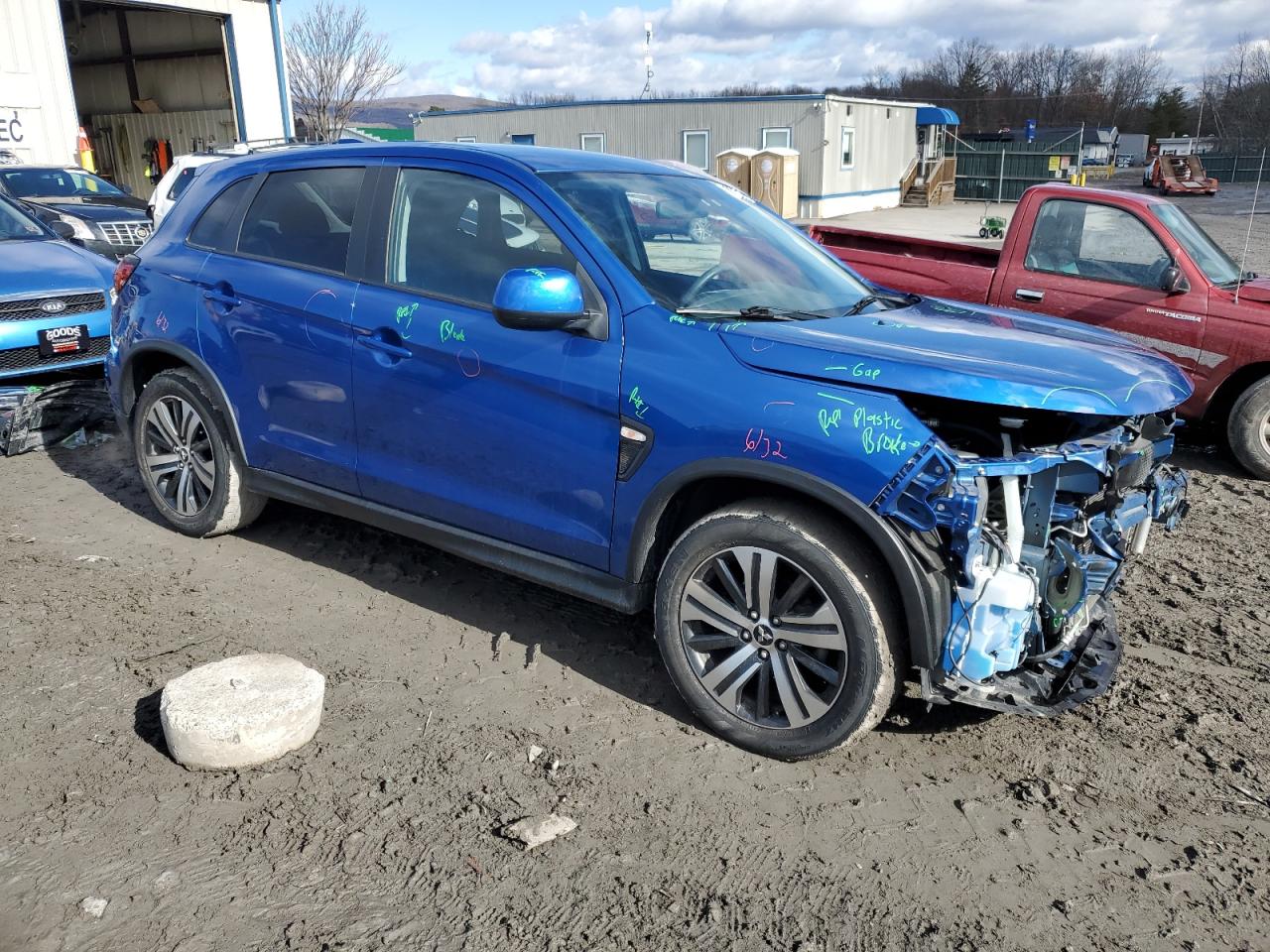 2020 Mitsubishi Outlander - Image 4