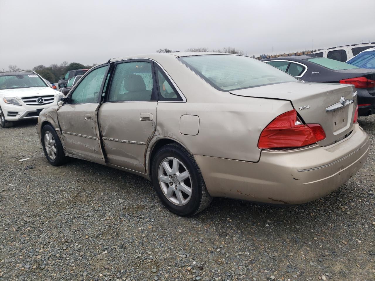 2004 Toyota Avalon - Image 2