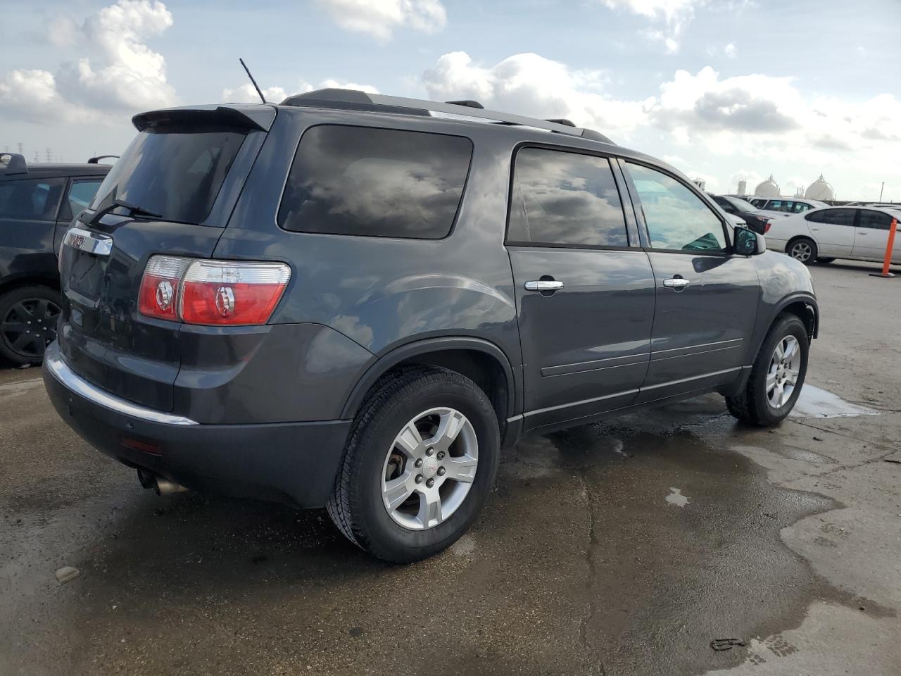 2011 GMC Acadia - Image 3