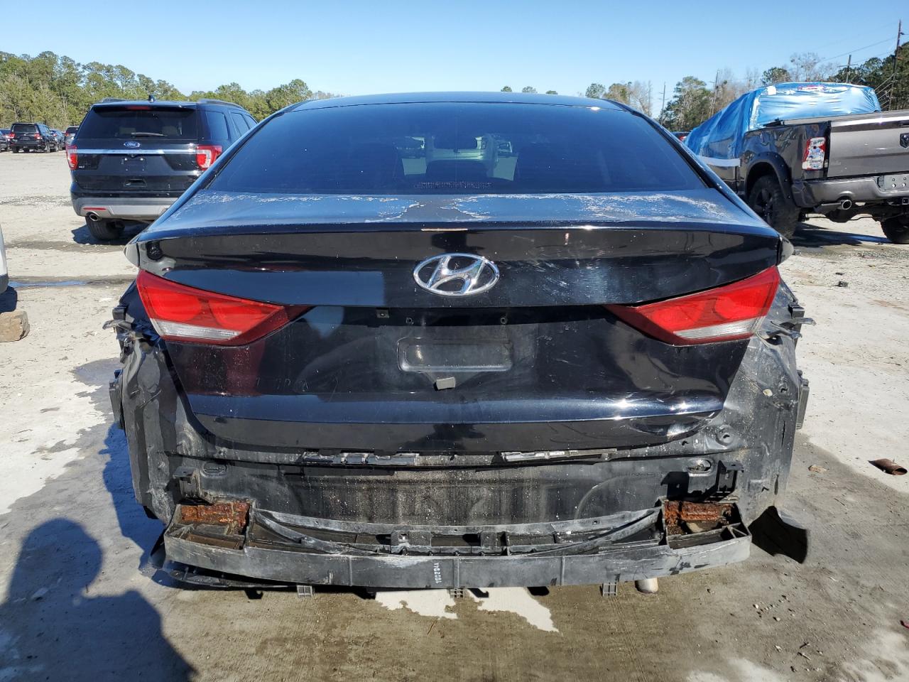 2017 Hyundai Elantra - Image 6