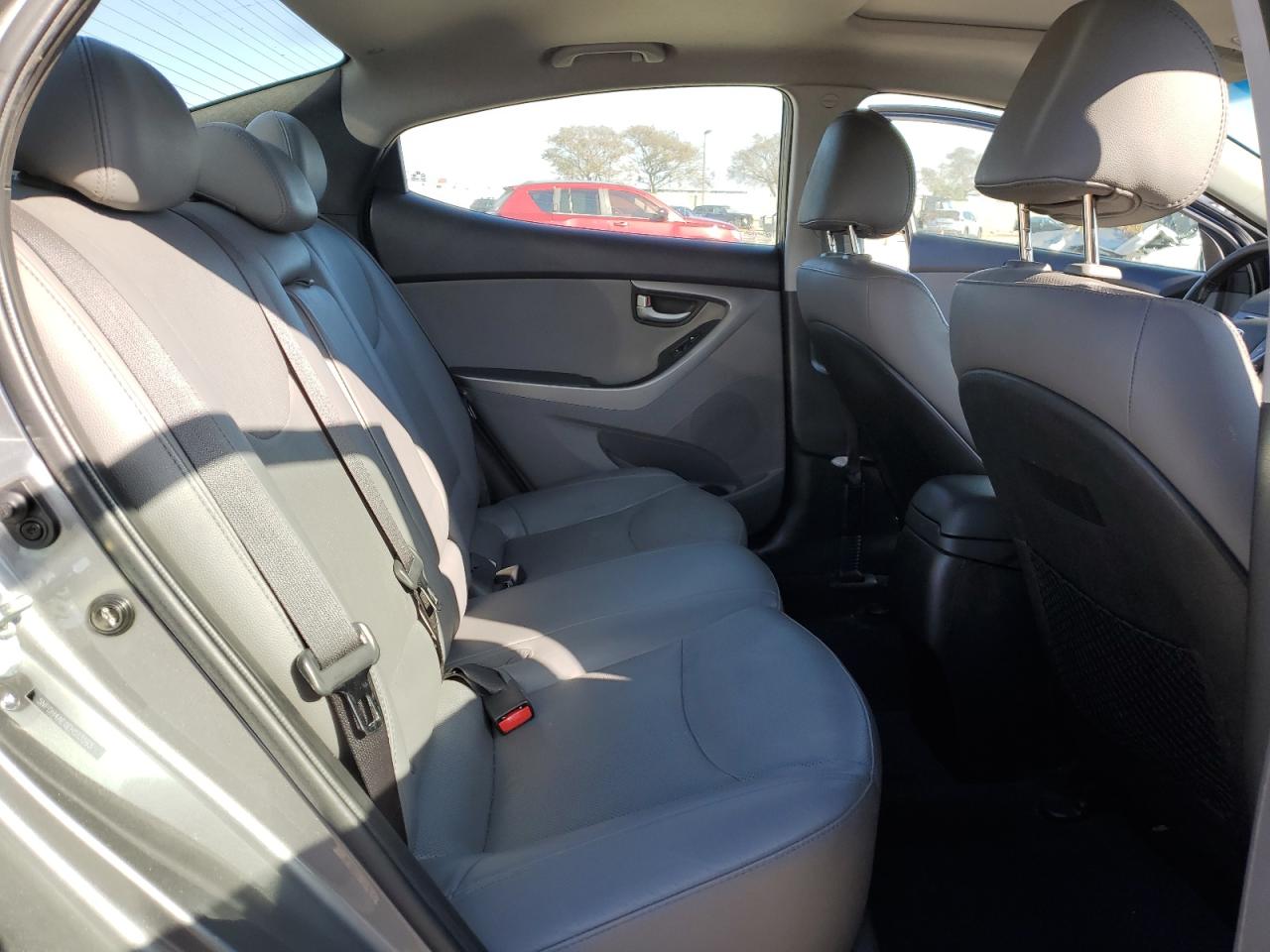 2014 Hyundai Elantra - Image 10