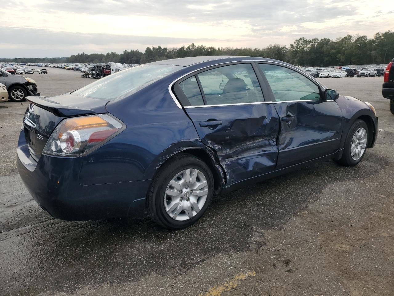 2010 Nissan Altima - Image 3