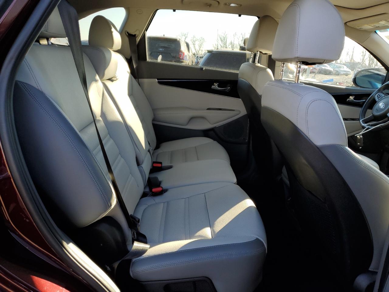 2018 Kia Sorento - Image 11