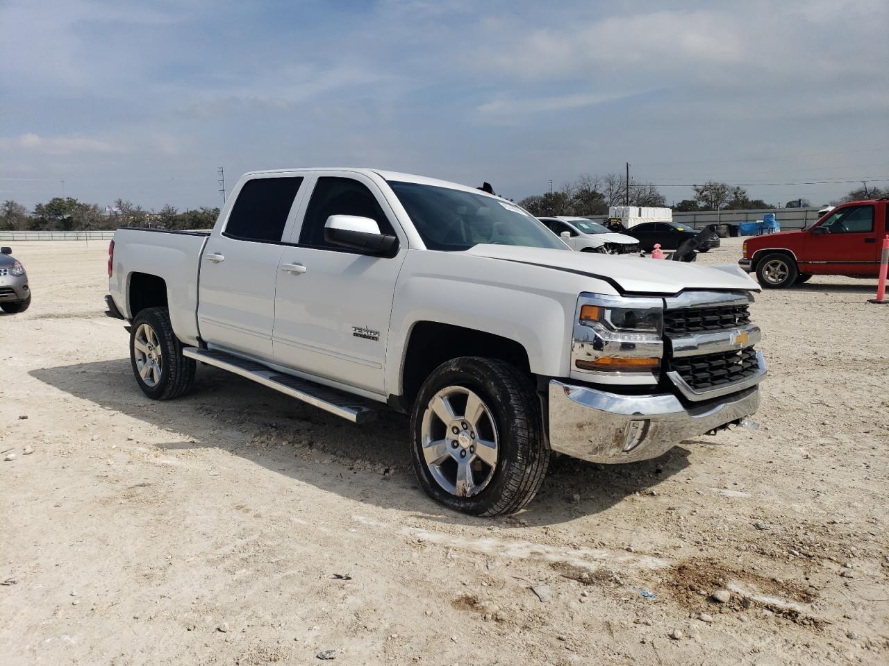 2016 Chevrolet Silverado - Image 4