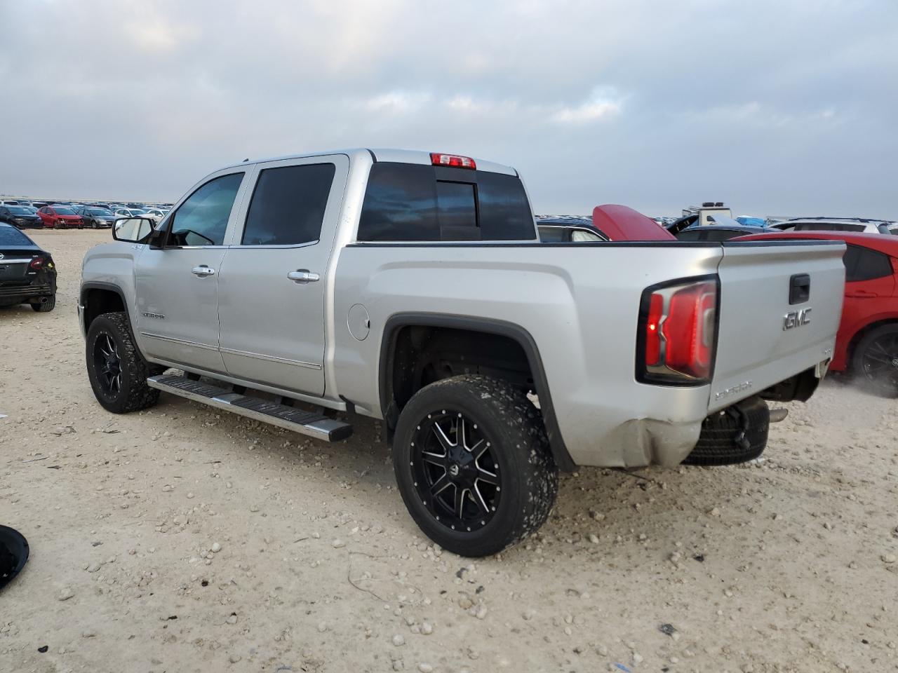 2018 GMC Sierra - Image 2