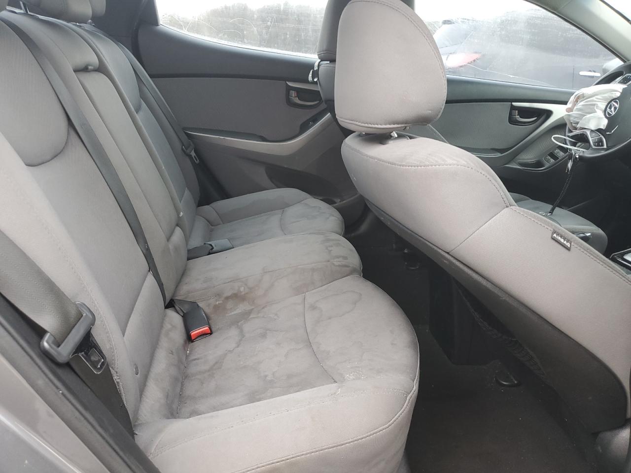 2012 Hyundai Elantra - Image 11