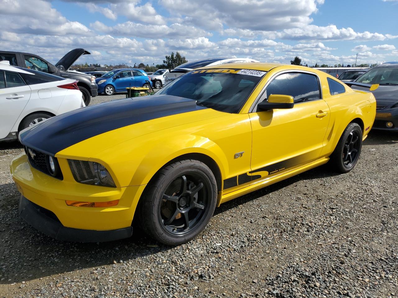 2005 Ford Mustang - Image 1