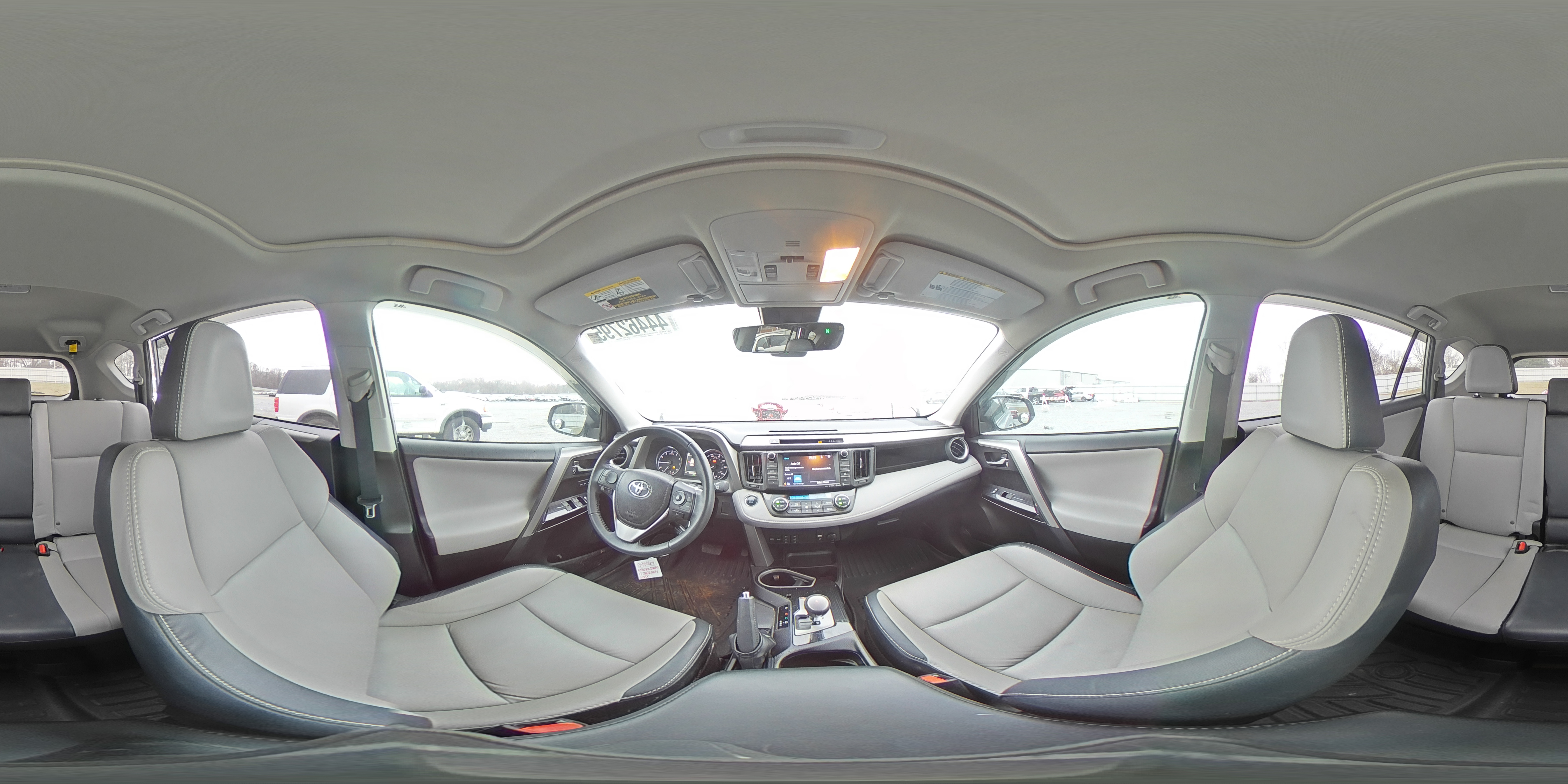 2017 Toyota RAV 4 - Image 14