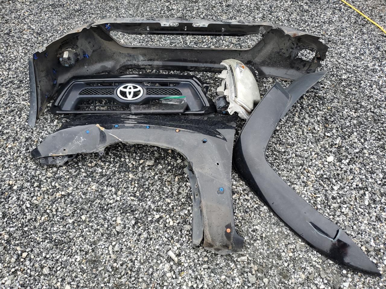2014 Toyota Tacoma - Image 12