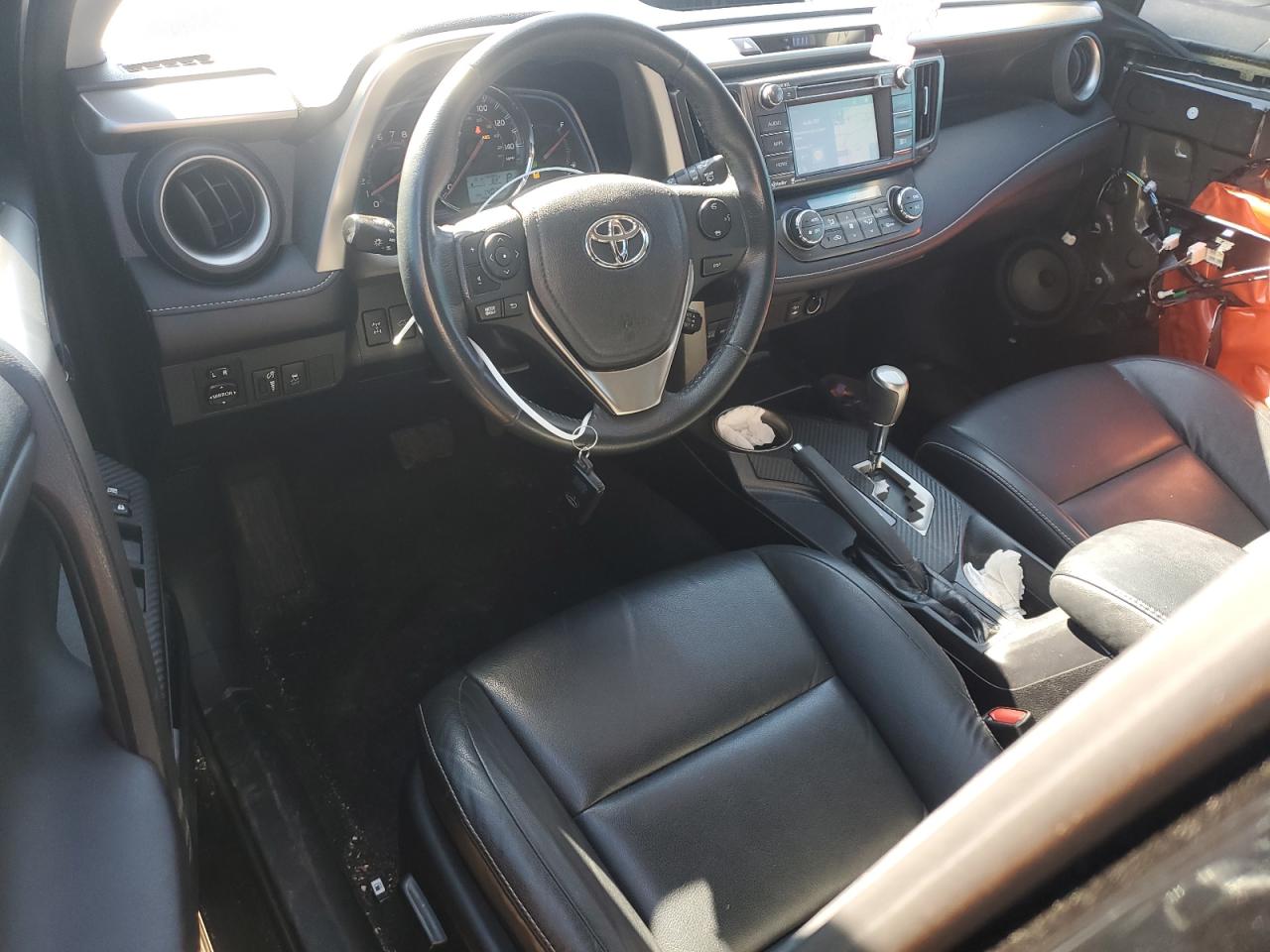 2015 Toyota RAV 4 - Image 8