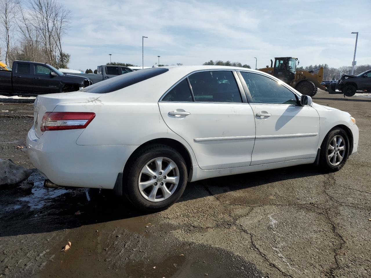 2011 Toyota Camry - Image 3