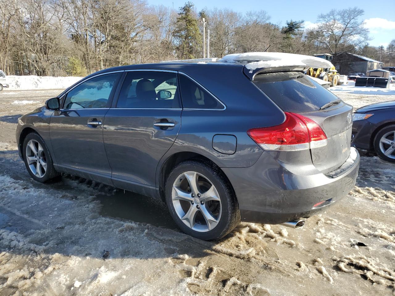 2011 Toyota Venza - Image 2
