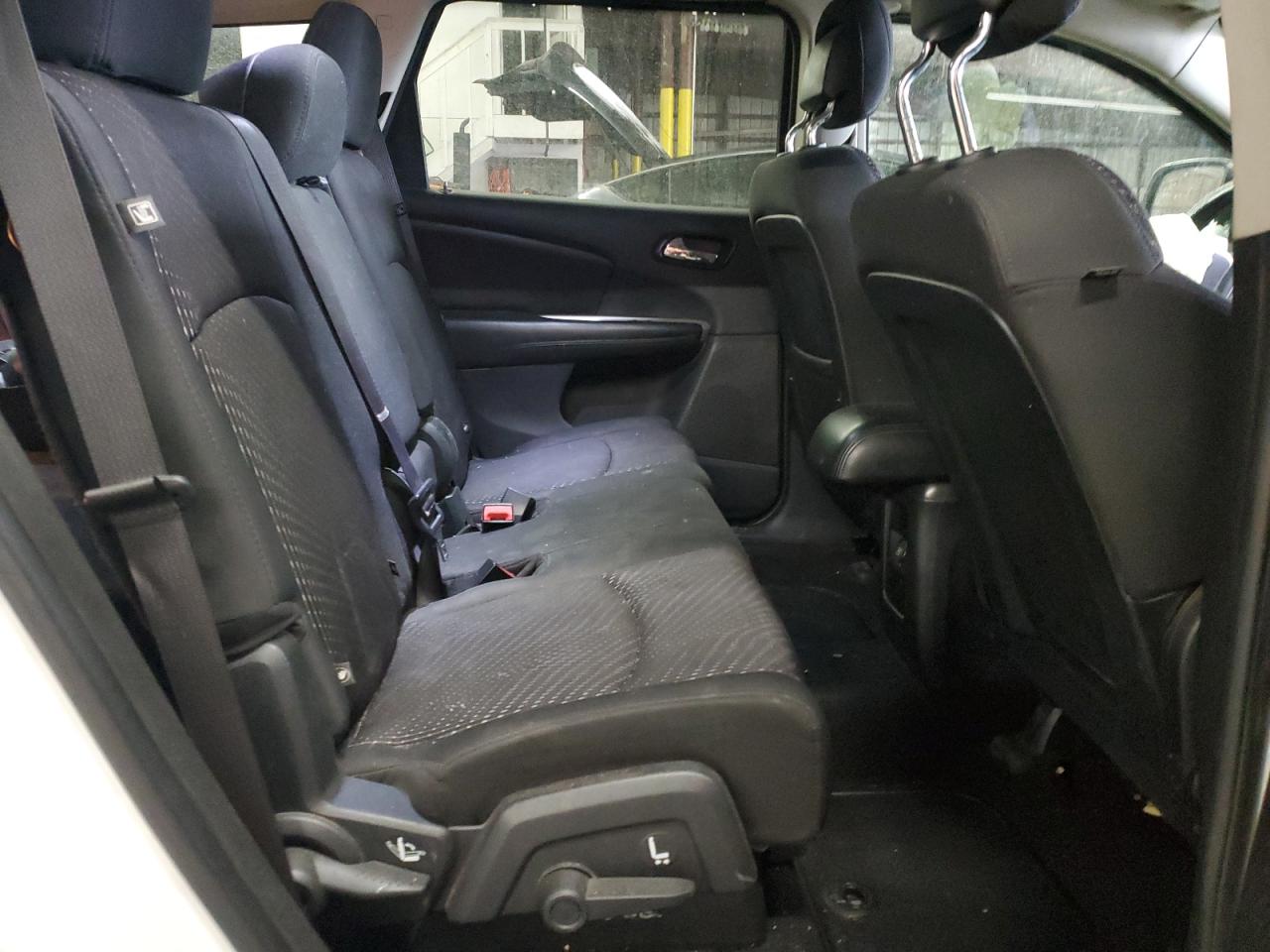 2015 Dodge Journey - Image 11