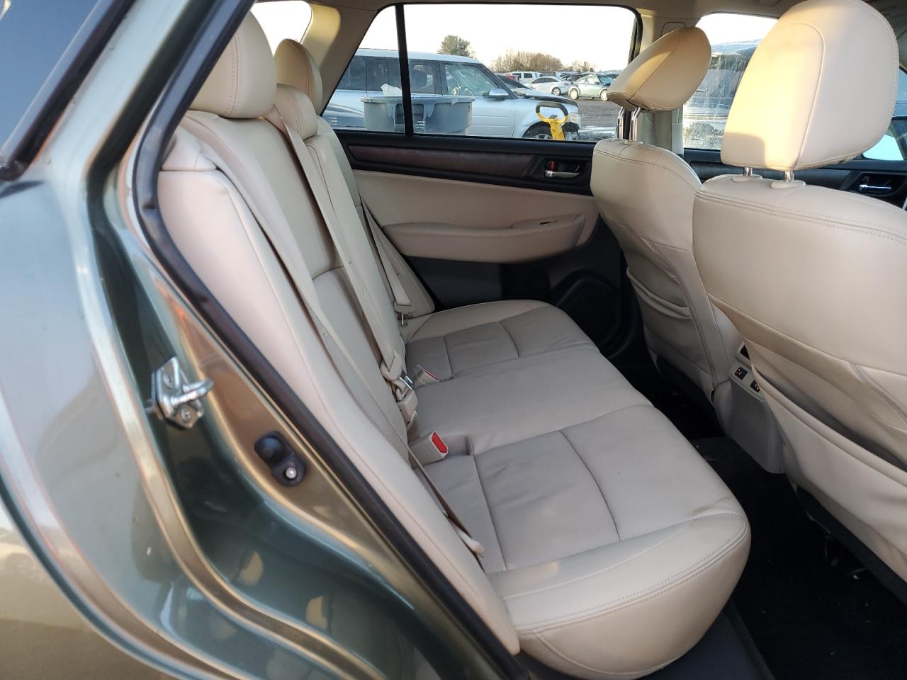 2015 Subaru Outback - Image 11