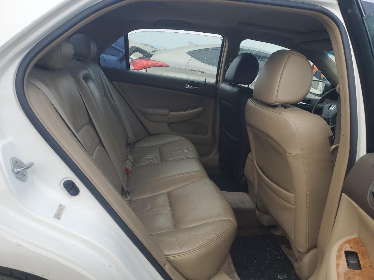 2003 Honda Accord - Image 10