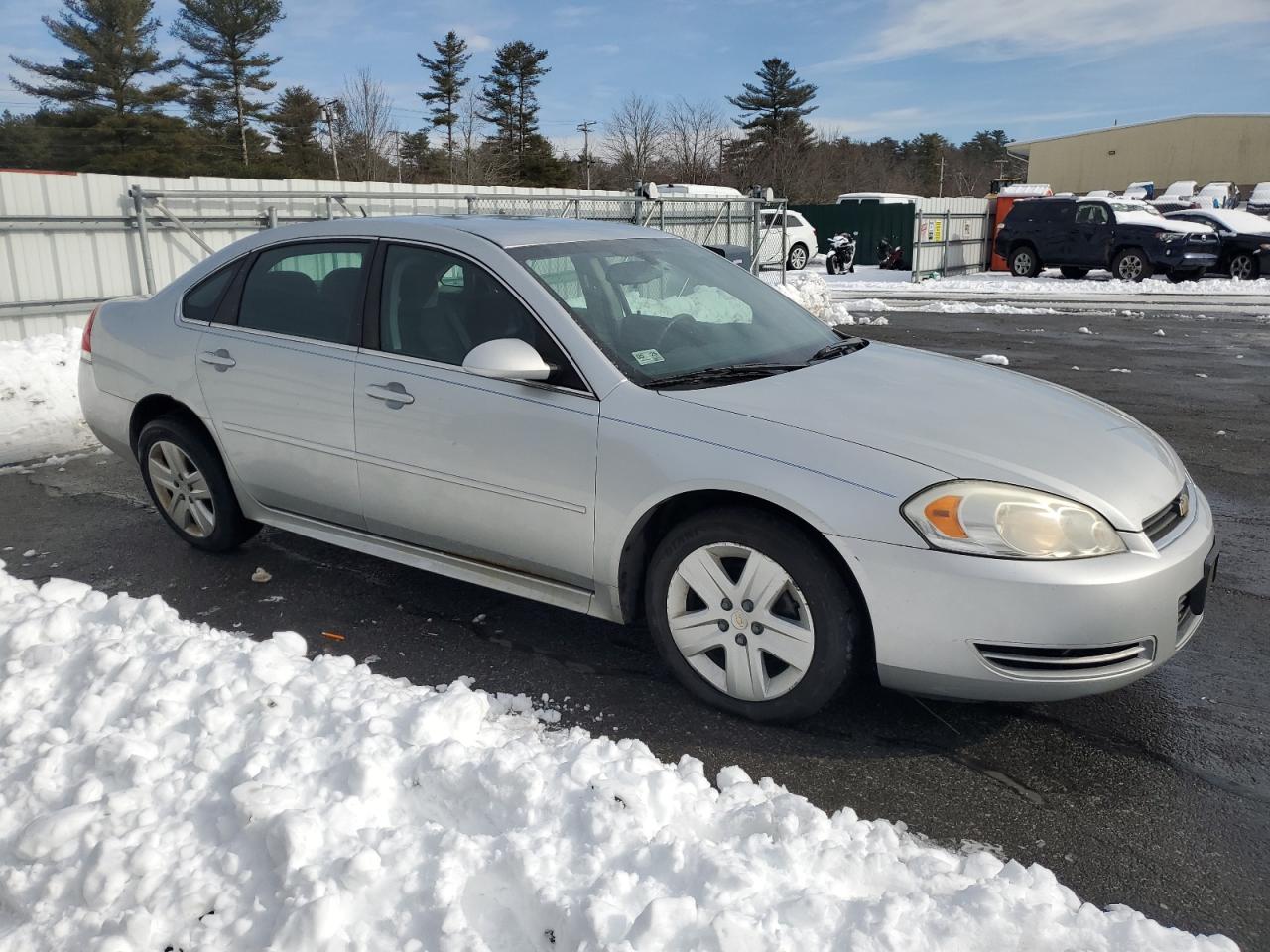 2011 Chevrolet Impala - Image 4