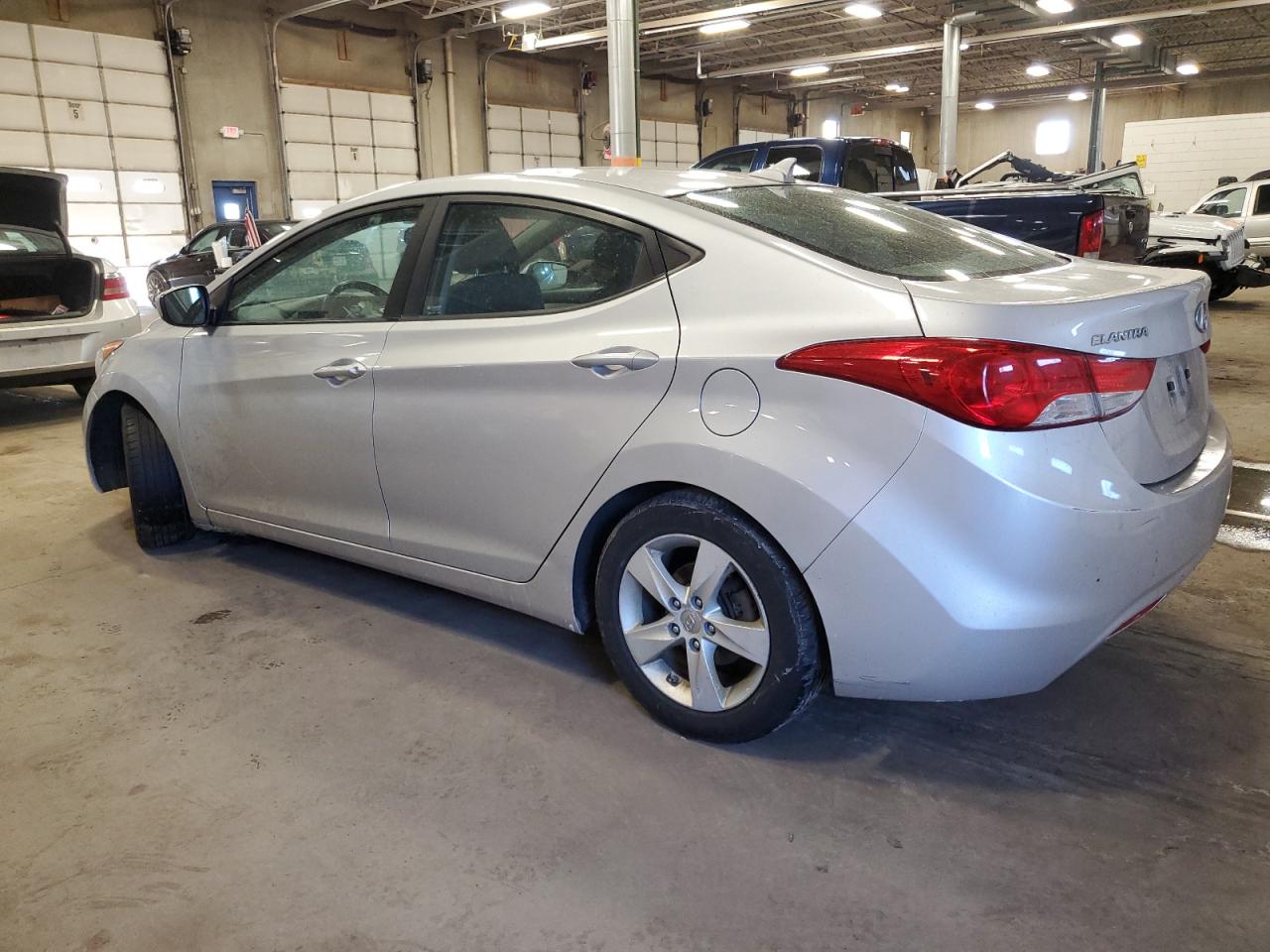 2011 Hyundai Elantra - Image 2