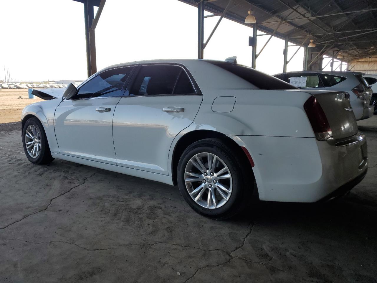 2019 Chrysler 300 - Image 2