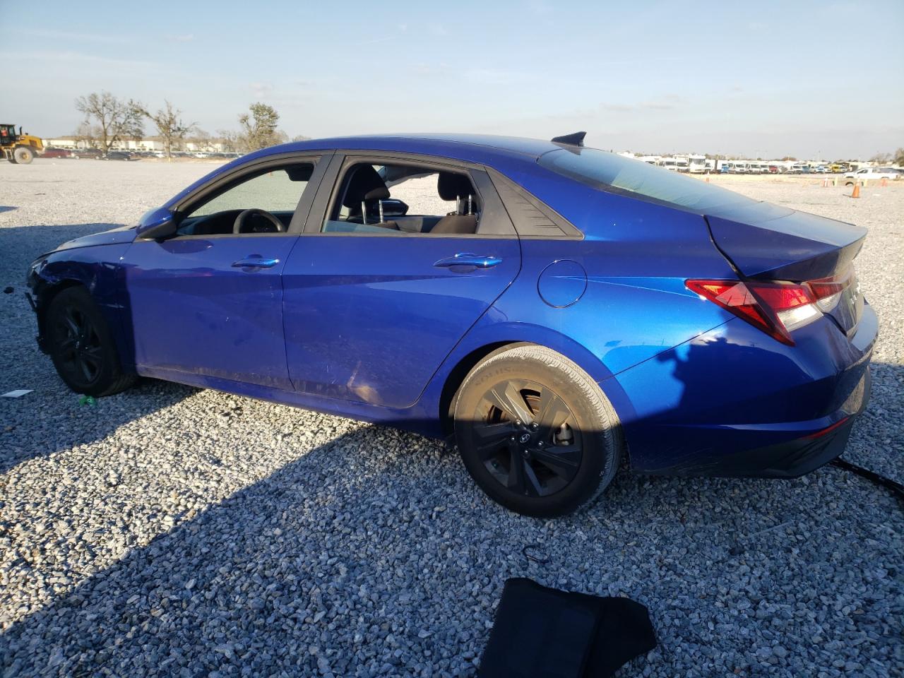2023 Hyundai Elantra - Image 2