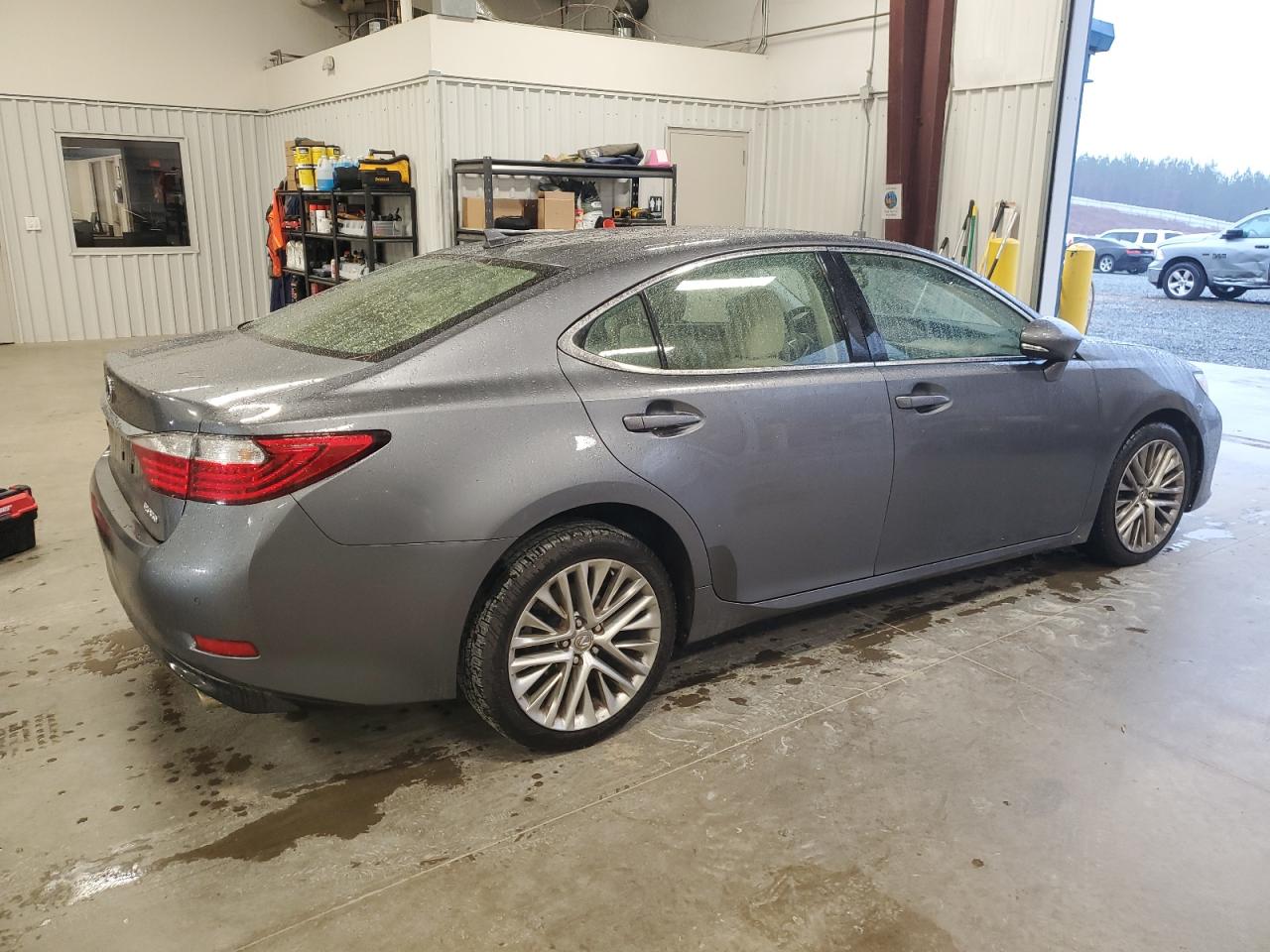 2013 Lexus ES - Image 3