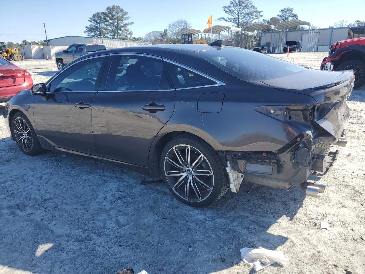 2019 Toyota Avalon - Image 2
