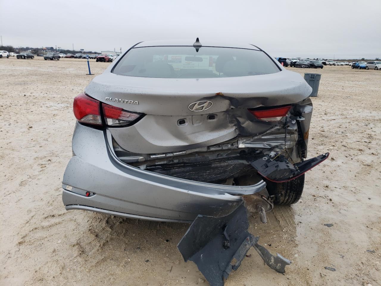 2015 Hyundai Elantra - Image 6