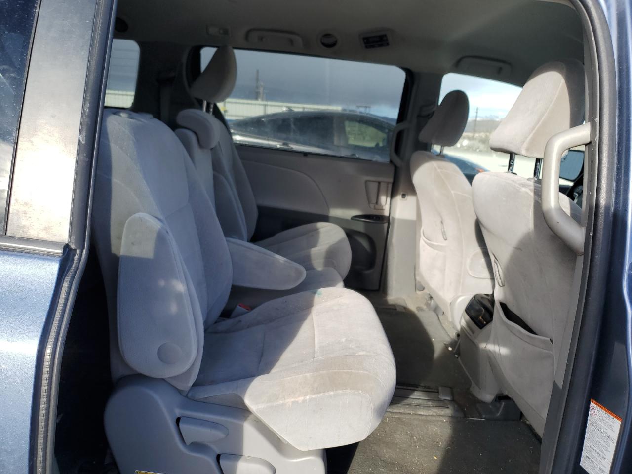 2015 Toyota Sienna - Image 12