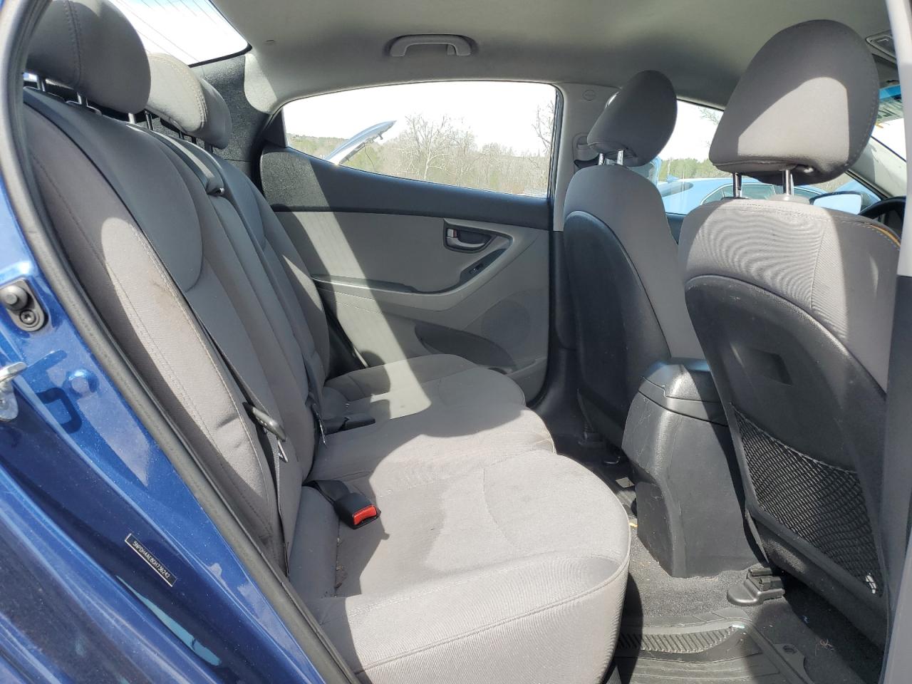 2016 Hyundai Elantra - Image 10