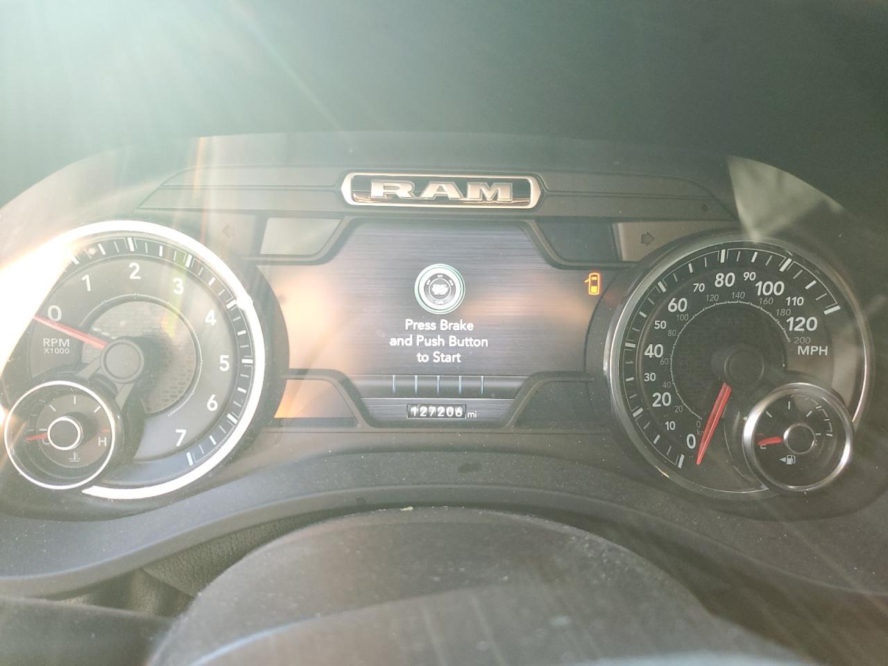 2021 RAM 1500 - Image 9