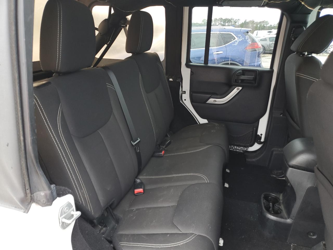 2016 Jeep Wrangler - Image 11