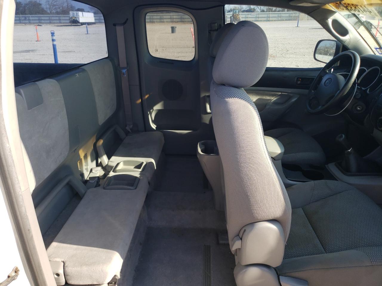 2006 Toyota Tacoma - Image 10