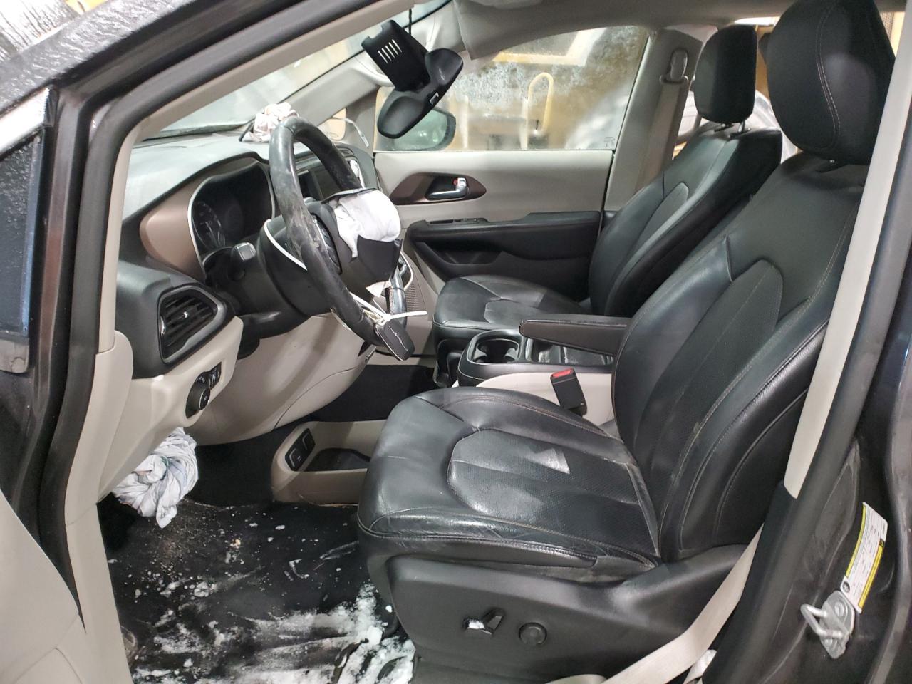 2018 Chrysler Pacifica - Image 7