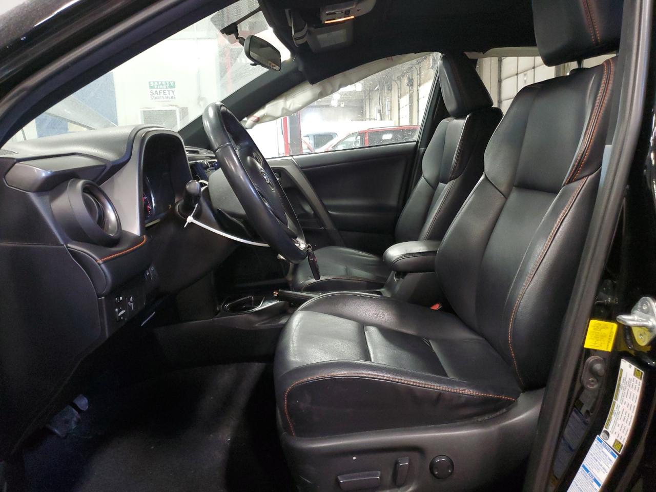 2016 Toyota RAV 4 - Image 7