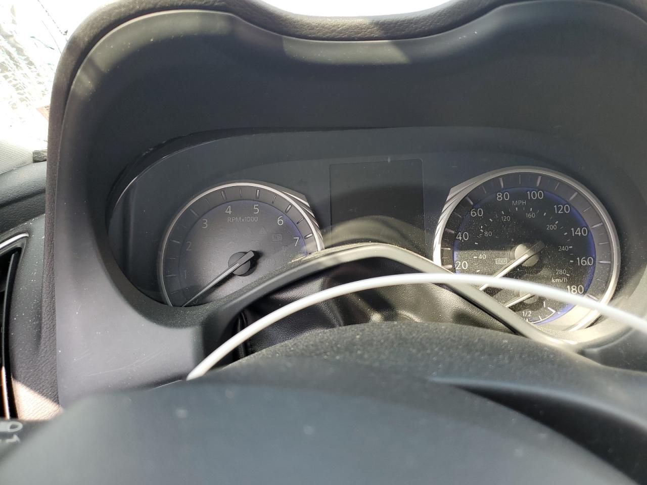 2015 Infiniti Q50 - Image 9