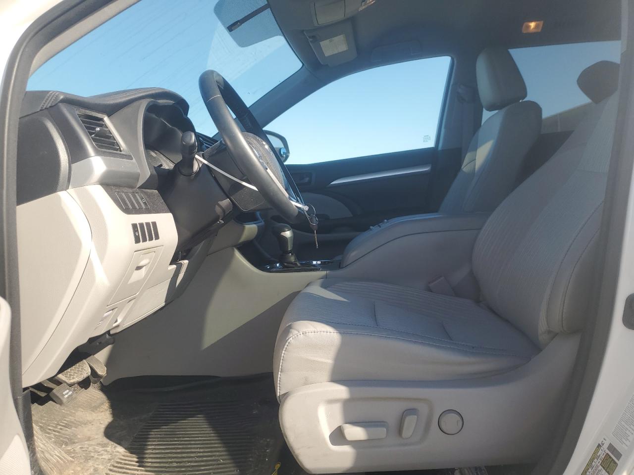 2016 Toyota Highlander - Image 7