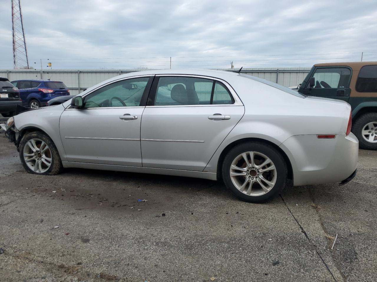 2010 Chevrolet Malibu - Image 2