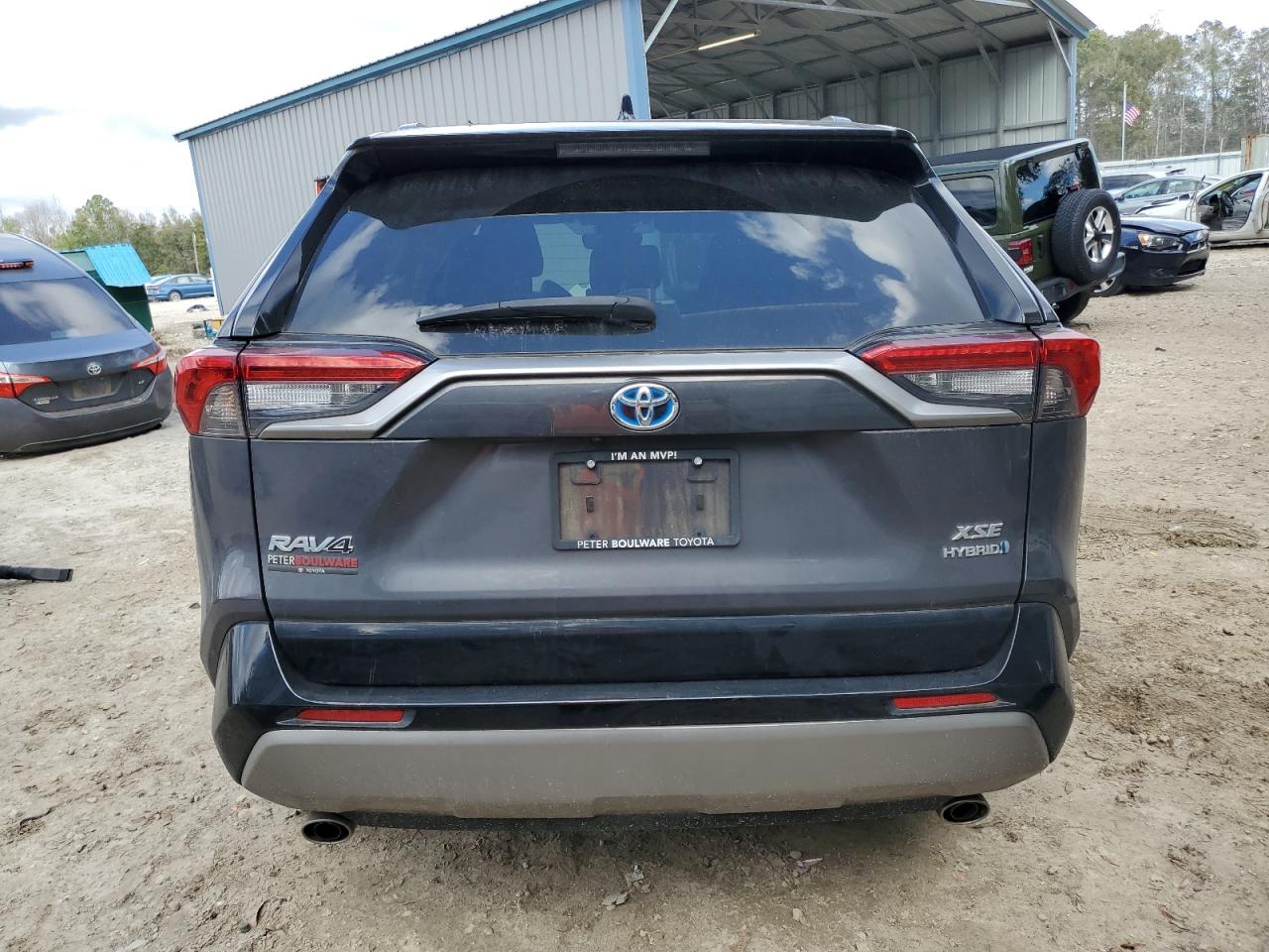2022 Toyota RAV 4 - Image 6