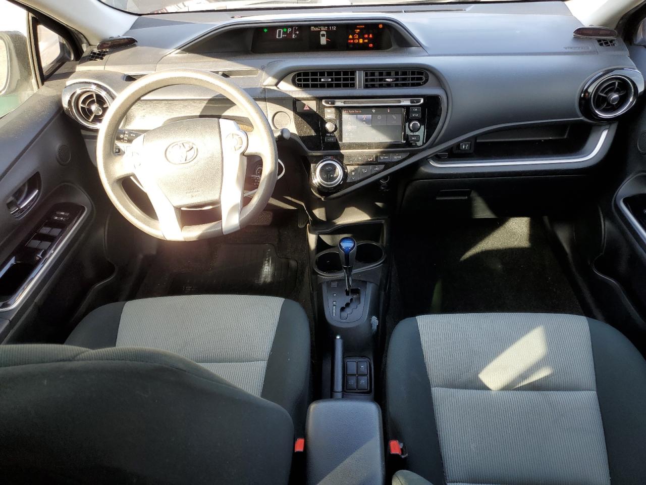 2015 Toyota Prius - Image 8